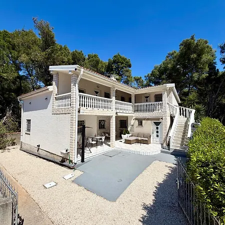 Andys House *