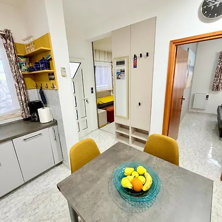 Apartamento Andys House Vir