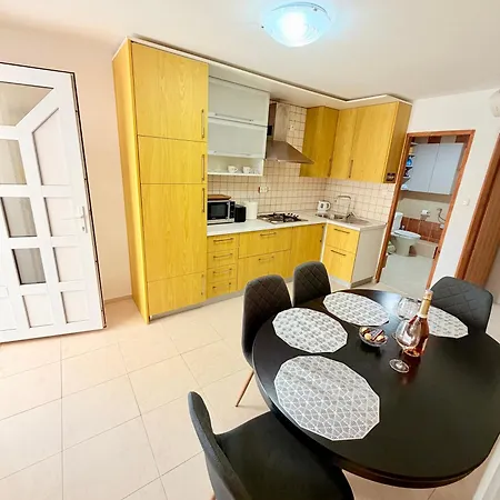 Apartamento Andys House Vir