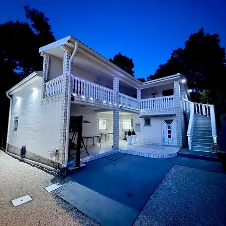 Andys House Vir